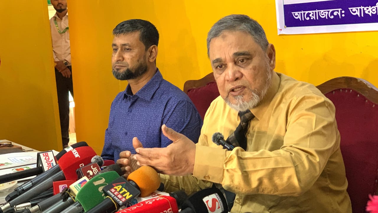 সরকার হুকুমমতো কাজ করাতে চাইলে এই চেয়ারে থাকব না গ্যারান্টি দিতে পারি : সিইসি