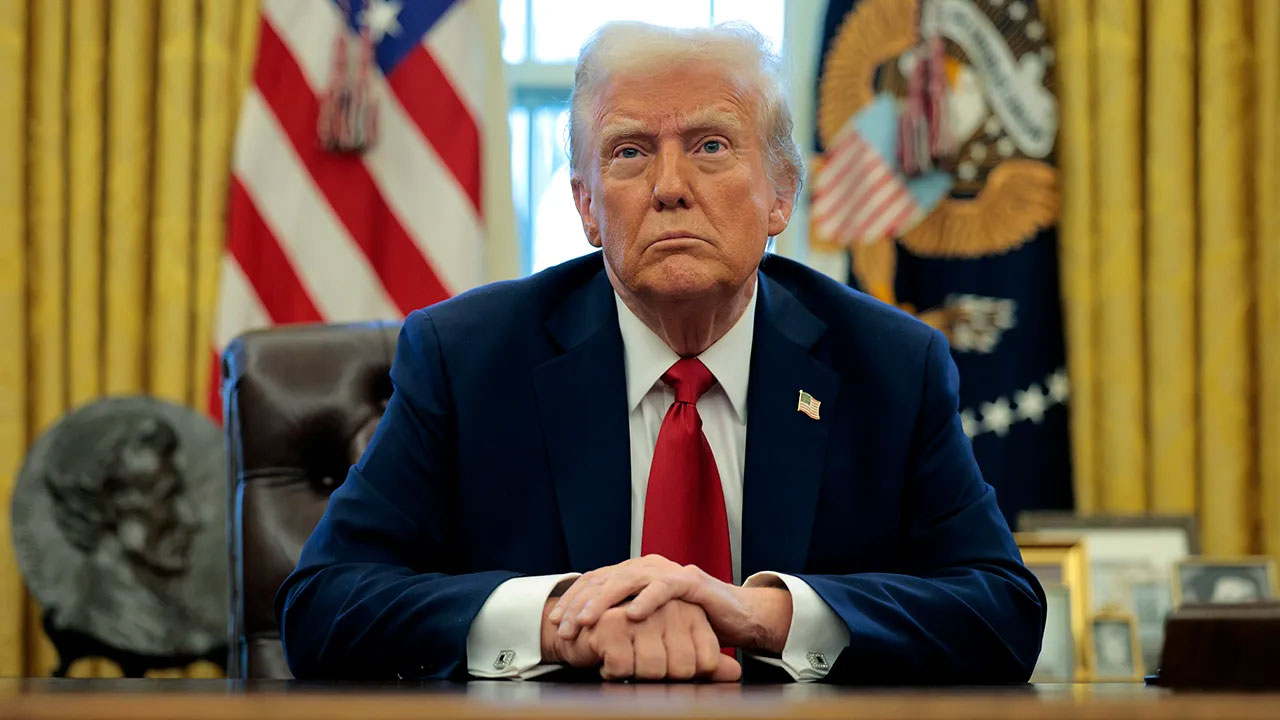 অস্থায়ীভাবে ১০ শতাংশ বৈশ্বিক শুল্ক আরোপ করলেন ট্রাম্প