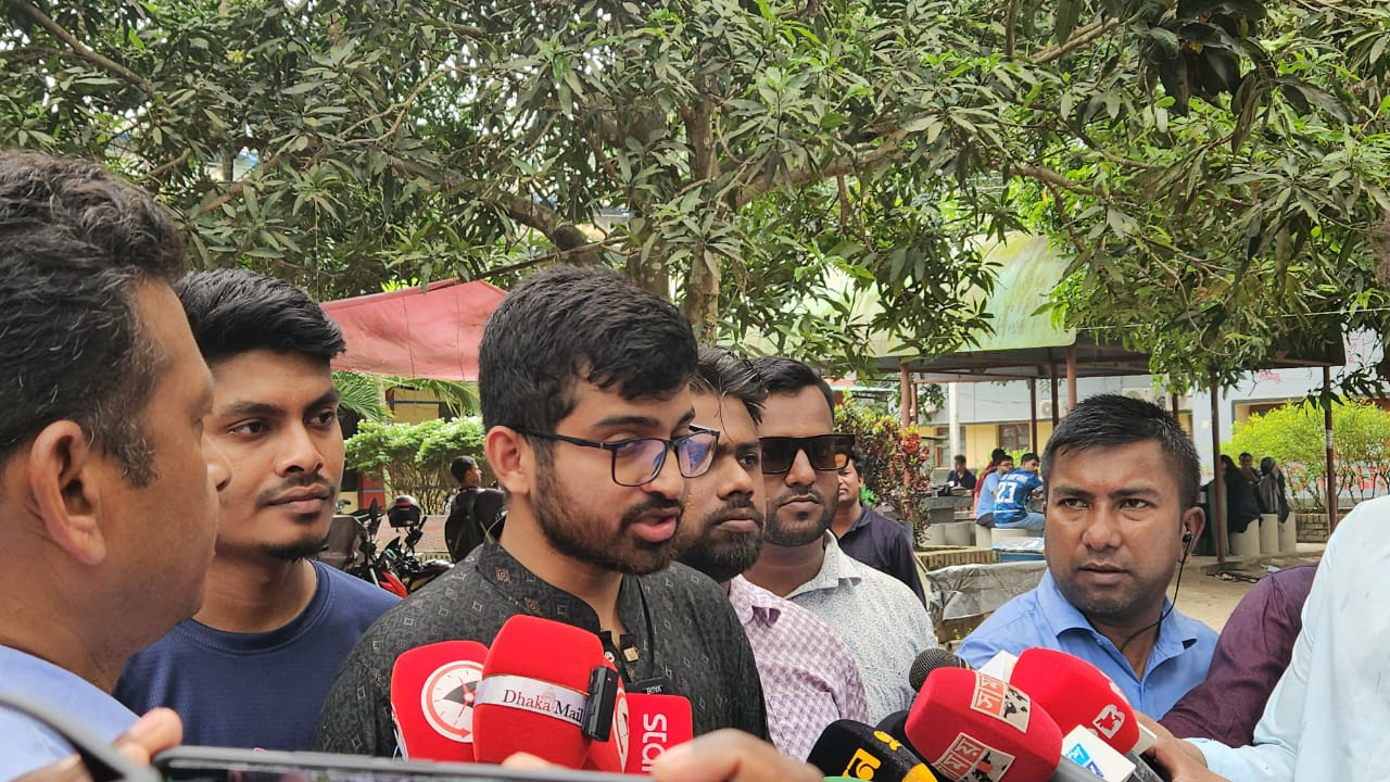 রাকসু নির্বাচন নিয়ে ছাত্রদল ও ছাত্রশিবিরের পরষ্পর বিরোধী অবস্থান