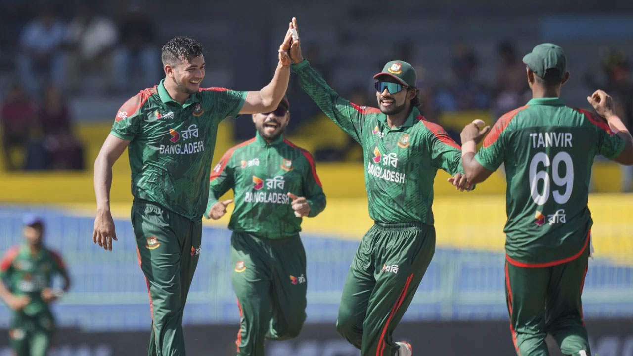 টাইগারদের দুর্দান্ত বোলিংয়ে আড়াইশর আগেই অলআউট শ্রীলঙ্কা