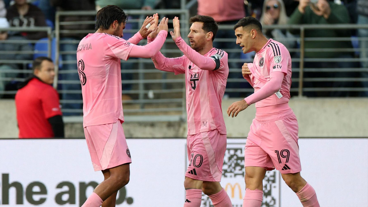 মায়ামিকে জিতিয়ে ৯০০তম গোলের কাছে মেসি