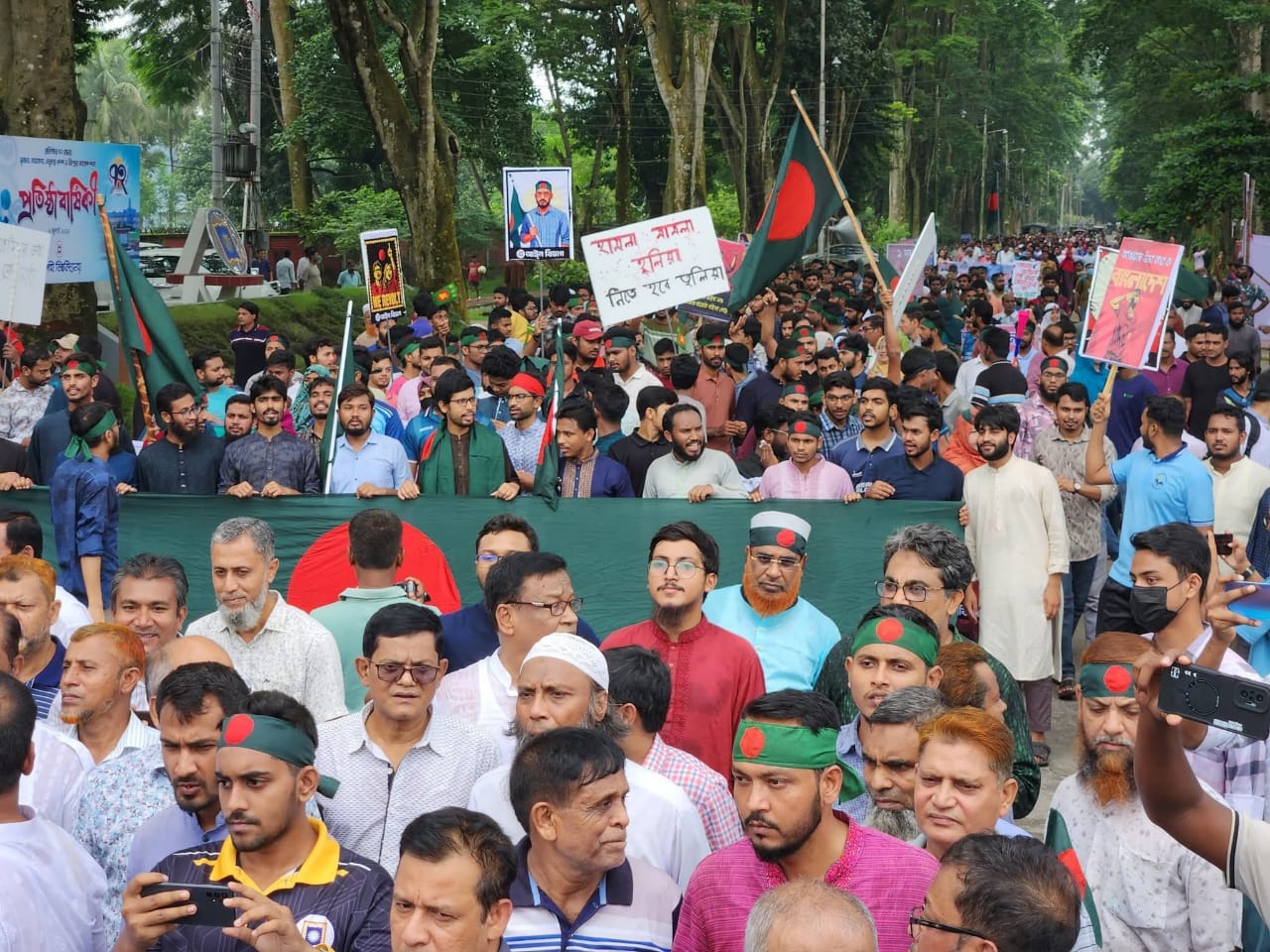 রাবিতে গণঅভ্যুত্থান দিবসে ছাত্রশিবিরের কার্যক্রম থাকলেও নীরব ছাত্রদল-বাম সংগঠন