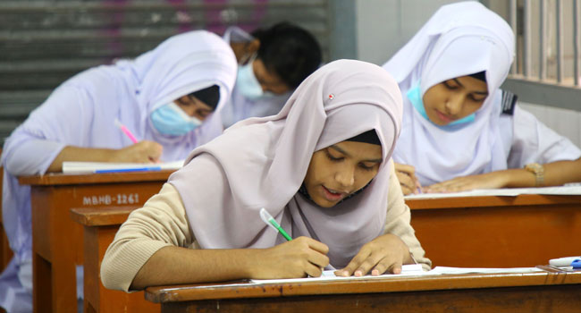 ২৪ তারিখের এইচএসসি পরীক্ষা স্থগিত : শিক্ষা উপদেষ্টা