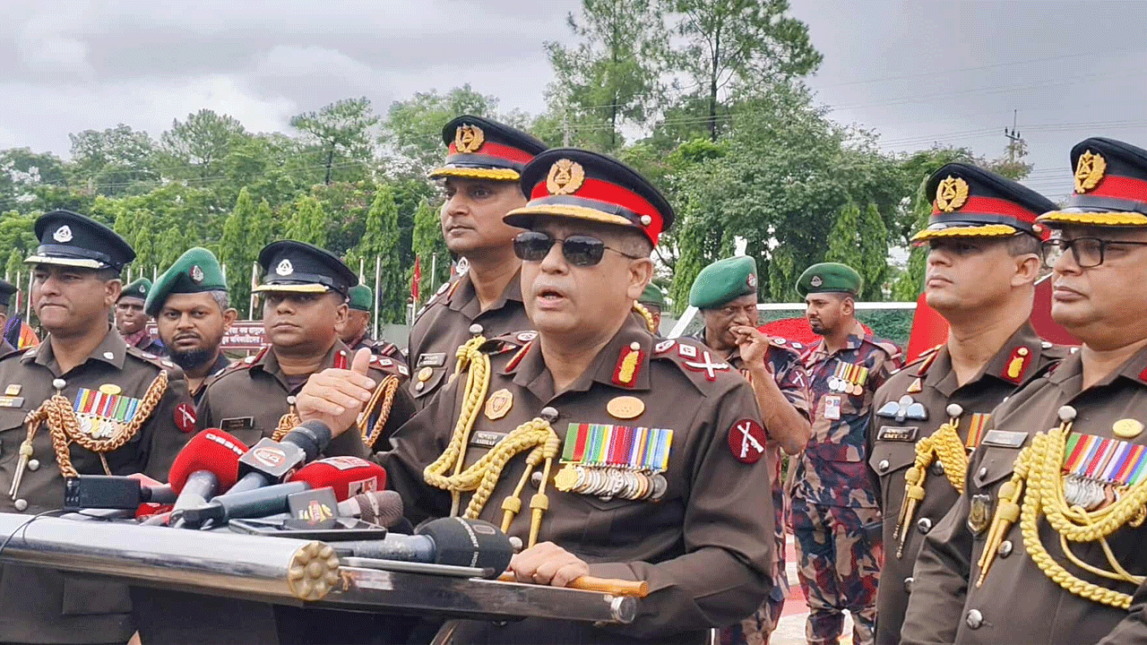 পুশইন বন্ধ হয়নি, মাঝে মধ্যে ভারতীয় ও রোহিঙ্গাদেরও পাঠাচ্ছে বিএসএফ : বিজিবি ডিজি