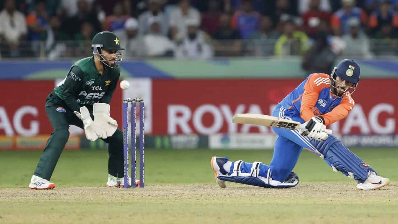 এশিয়া কাপে পাকিস্তানকে হারিয়ে নবম শিরোপা জিতল ভারত