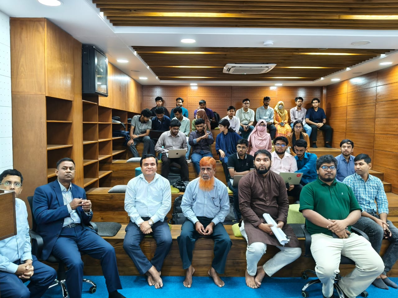 বিশ্ব ব্যাংক ও বাংলাদেশ হাই-টেক পার্ক কর্তৃপক্ষের প্রতিনিধি দলের রুয়েট পরিদর্শন