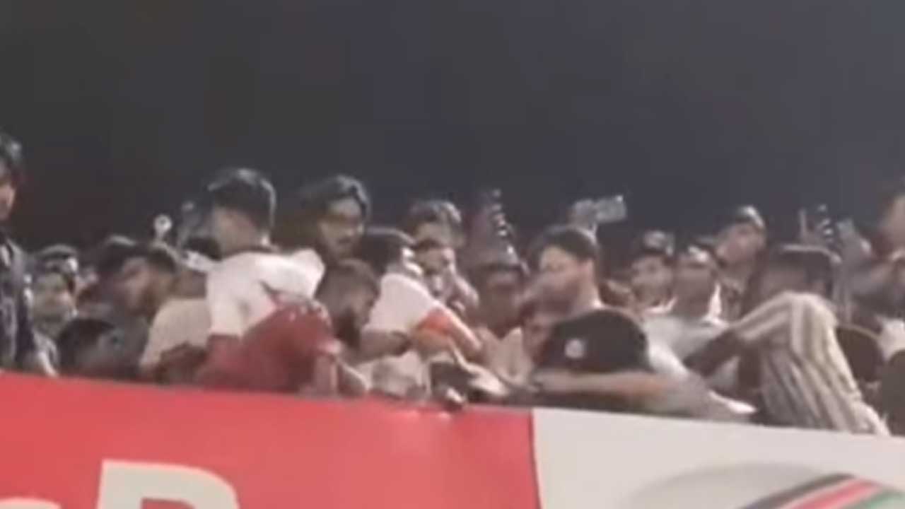 স্টেডিয়ামে জয় বাংলা স্লোগানকে কেন্দ্র করে সংঘর্ষে আহত ১০, আটক ৬