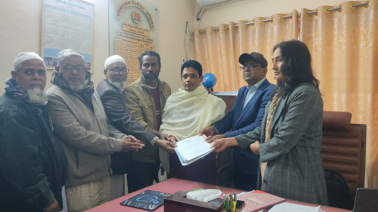 রাজশাহী-২ আসনে এবি পার্টির প্রার্থী সাঈদ নোমানের মনোনয়নপত্র সংগ্রহ